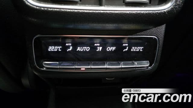 Mercedes-Benz GLE-Class 2021 — Photo 28/33