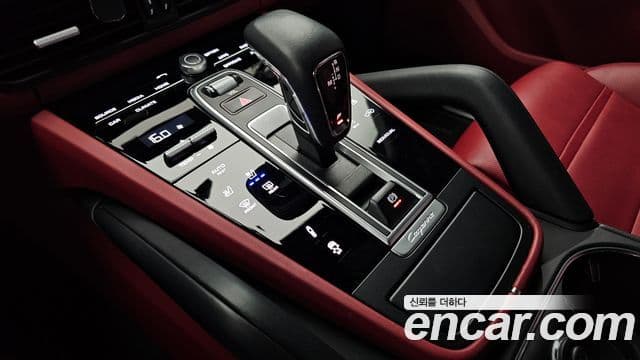 Porsche Cayenne 2023 — Şəkil 9/20