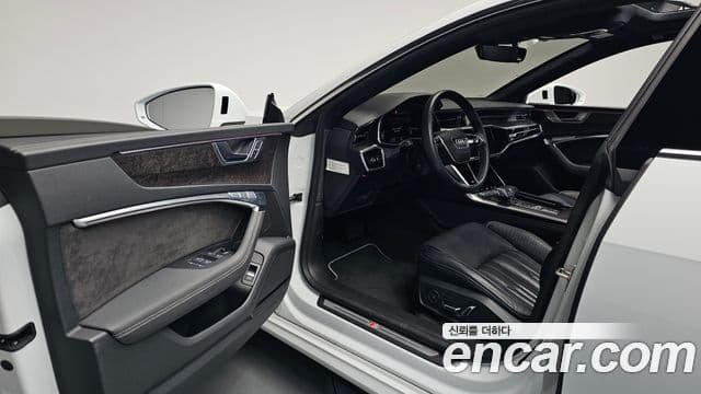 Audi A7 2021 — фото 10 из 20
