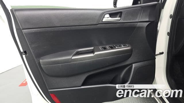 Kia Sportage The Bold 2021 — ფოტო 6/32