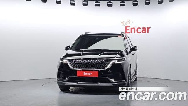 Kia Carnival 2023 — ფოტო 2/20