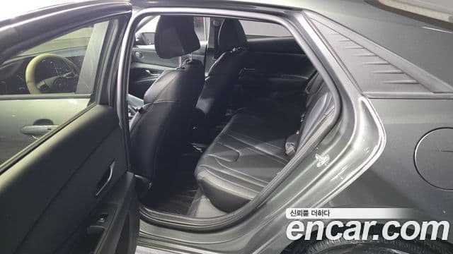 Hyundai The New Avante Hybrid 2022 — Photo 11/20