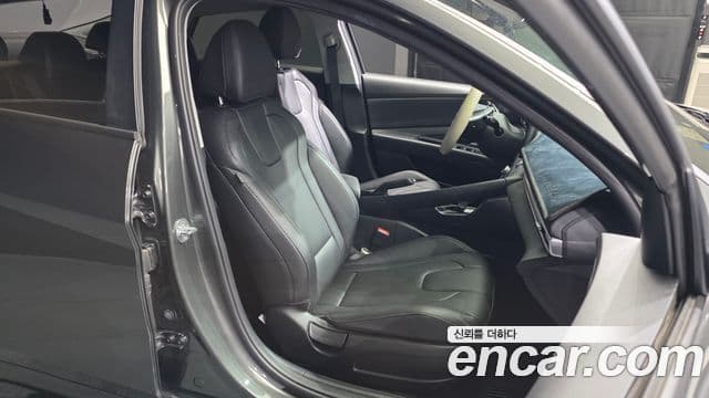 Hyundai The New Avante Hybrid 2022 — Photo 19/20
