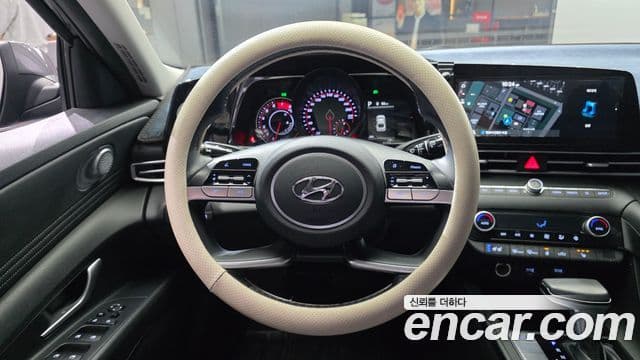 Hyundai The New Avante Hybrid 2022 — Photo 9/20