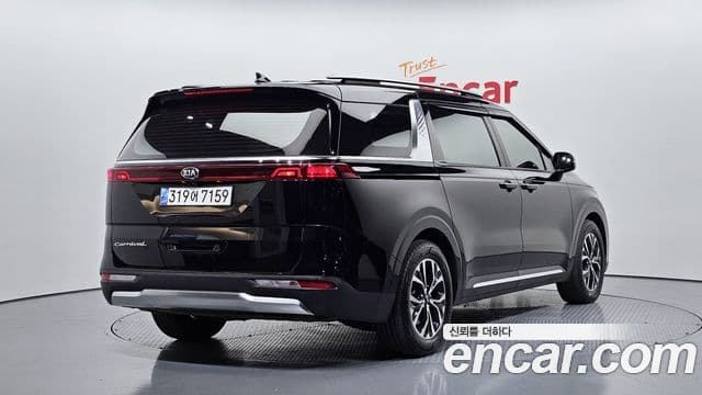 Kia Carnival 2021 — фото 2 из 20
