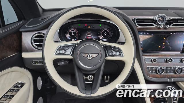 Bentley Bentayga 2025 — Şəkil 14/20