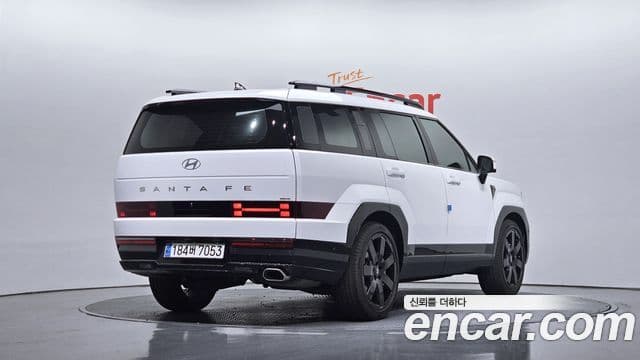 Hyundai Santa Fe 2023 — ფოტო 2/20