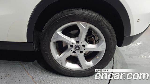 Mercedes-Benz GLA-Class 2019 — ფოტო 14/32