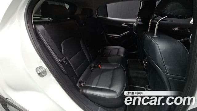 Mercedes-Benz GLA-Class 2019 — ფოტო 12/32