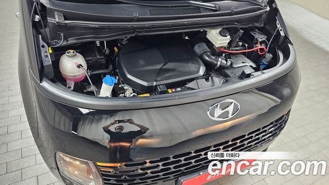 Hyundai Staria 2023 — ფოტო 6/20