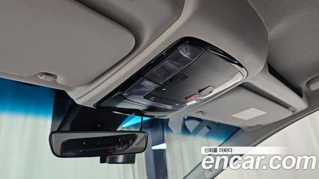 Hyundai Staria 2023 — ფოტო 19/20
