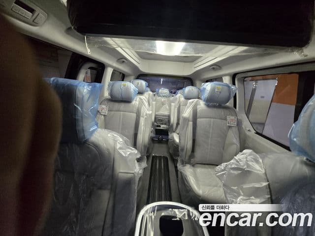Hyundai Staria 2025 — ფოტო 10/14