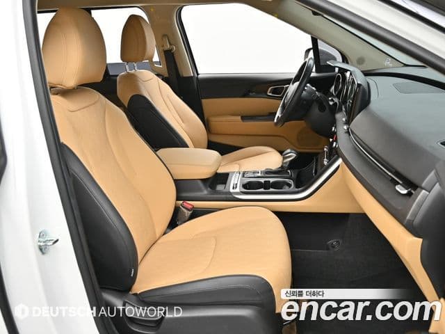 Kia Carnival 2023 — Şəkil 8/20