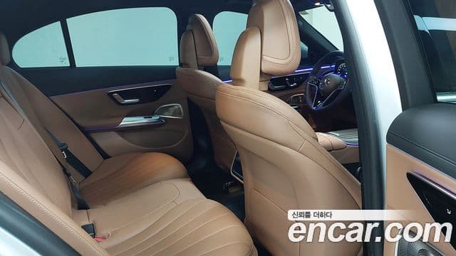 Mercedes-Benz E-Class 2025 — Фото 8/17