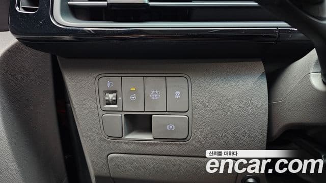 Hyundai Staria 2025 — Şəkil 17/20