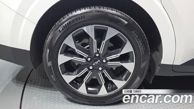 Kia Carnival 2023 — фото 5 из 20