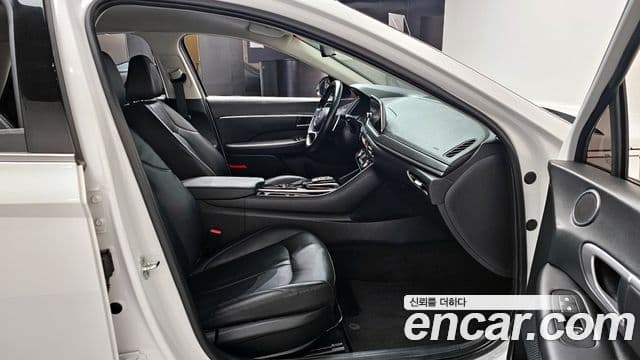 Hyundai Sonata Hybrid 2022 — Şəkil 18/31