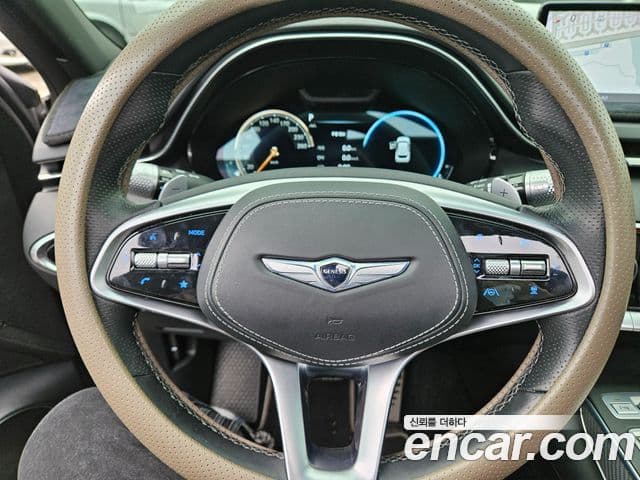 Genesis GV70 2021 — ფოტო 15/20