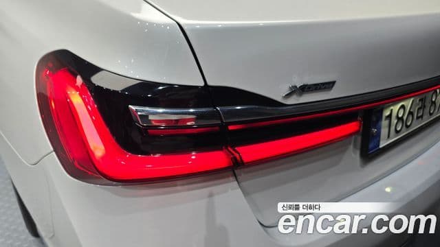 BMW 7 Series 2020 — Photo 30/36