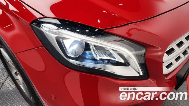 Mercedes-Benz GLA-Class 2019 — Photo 17/30