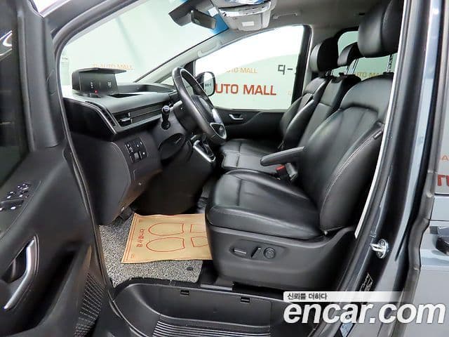 Hyundai Staria 2021 — ფოტო 14/20