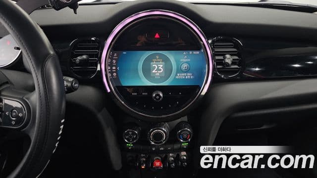 Mini Cooper 2021 — фото 14 из 20