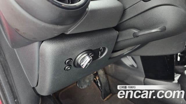 Mini Cooper 2021 — фото 18 из 20