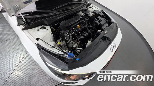 Hyundai The New Avante Hybrid 2021 — Şəkil 19/20