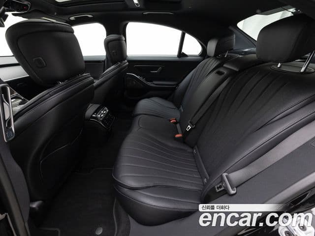 Mercedes-Benz S-Class 2025 — ფოტო 17/20