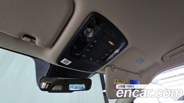 Kia Carnival 2021 — фото 17 из 20