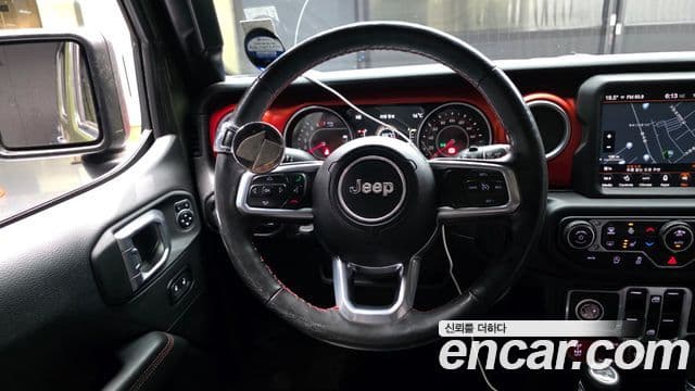 Jeep Wrangler 2020 — Фото 13/20
