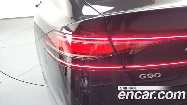 Genesis G90 2022 — Photo 15/43