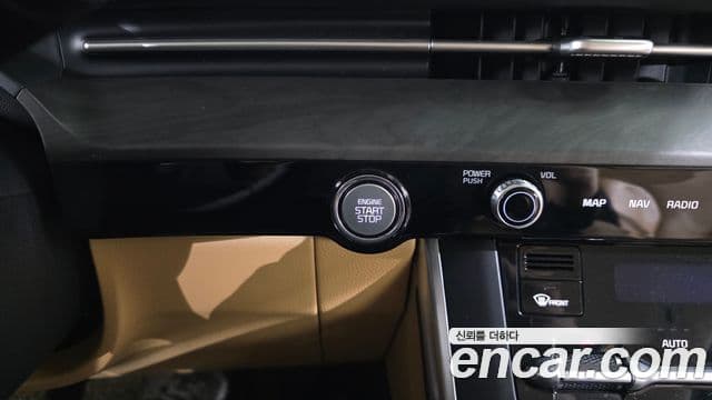 Kia Carnival 2021 — Şəkil 26/32