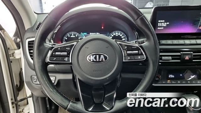 Kia Seltos 2019 — фото 12 из 18