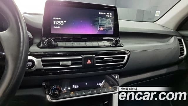 Kia Seltos 2019 — ფოტო 13/18