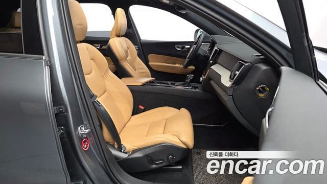 Volvo XC60 2020 — фото 11 из 20