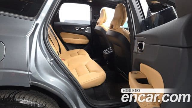 Volvo XC60 2020 — Şəkil 12/20