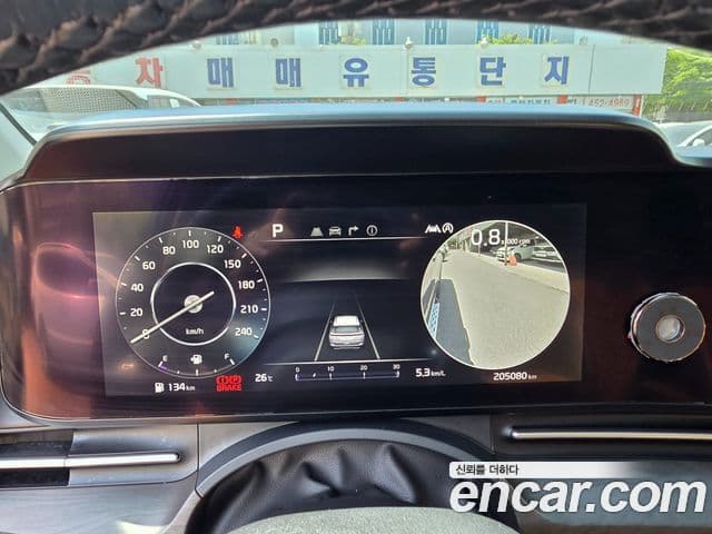 Kia Carnival 2021 — фото 10 из 20