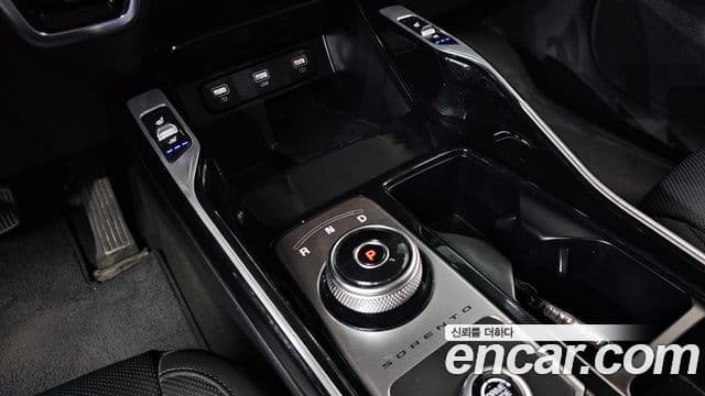 Kia Sorento 2020 — ფოტო 15/44