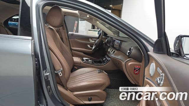 Mercedes-Benz E-Class 2019 — Şəkil 12/20