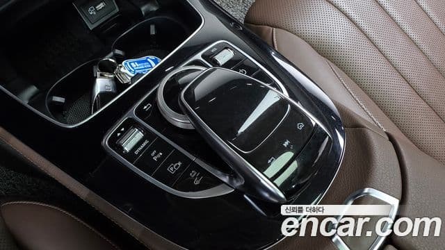 Mercedes-Benz E-Class 2019 — Photo 8/33