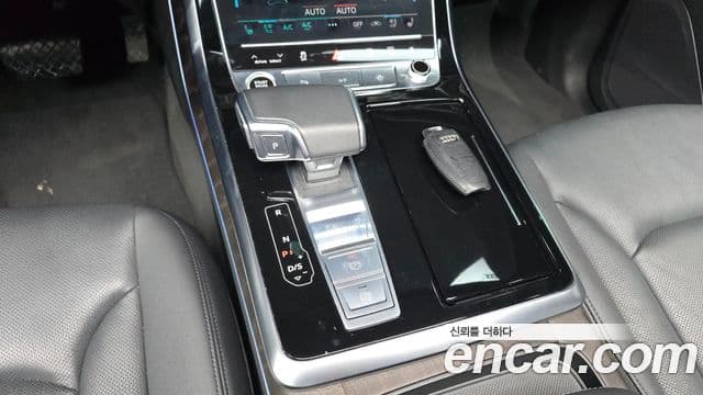 Audi Q7 2022 — Şəkil 9/20