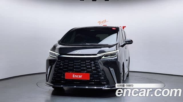 Lexus LM 2025 — фото 2 из 20