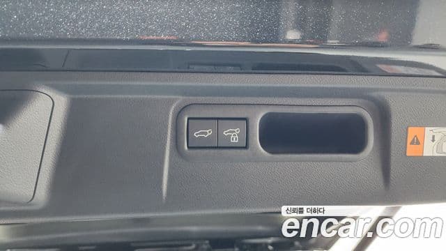 Lexus LM 2025 — фото 18 из 20