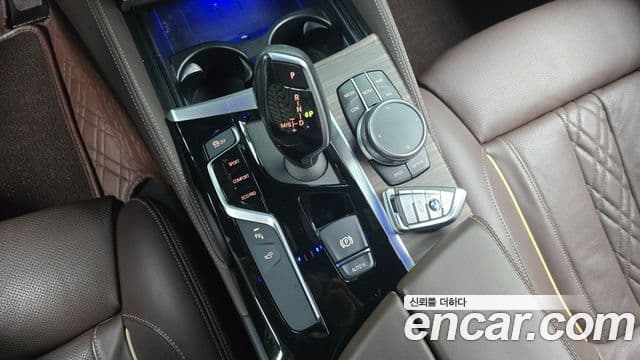 BMW 5 Series 2019 — Şəkil 9/20