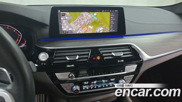 BMW 5 Series 2019 — Şəkil 14/20