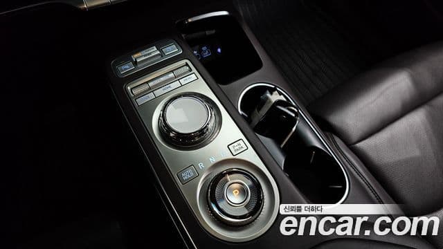 Genesis GV70 2021 — Şəkil 9/20