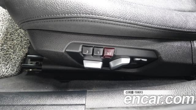 BMW 3 Series 2018 — Şəkil 16/32