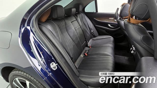 Mercedes-Benz E-Class 2020 — Şəkil 11/20