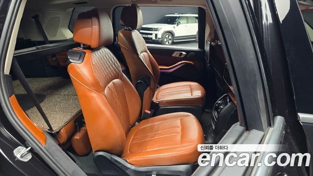 BMW X7 2019 — Photo 24/36